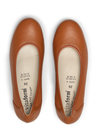 femininer Pumps Hirschleder cognac